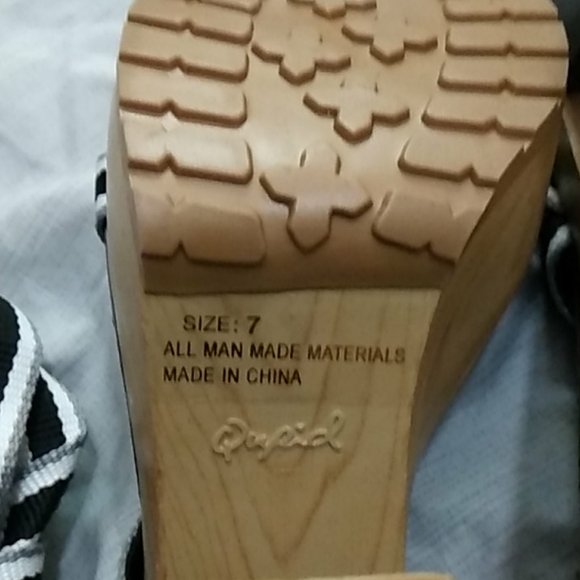 NWT women's heeled strap-up Sandler's tie up calf - Picture 4 of 11